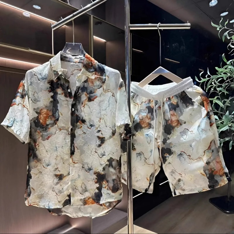 Mens Fashion Ideas - ファッショナブルでカジュアルなメンズ新作ハイエンドトレンドプリント柄ショートパンツとシャツのツーピースカジュアルスーツ